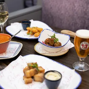 https://jurys-inn-belfast.belfasthotelsireland.com